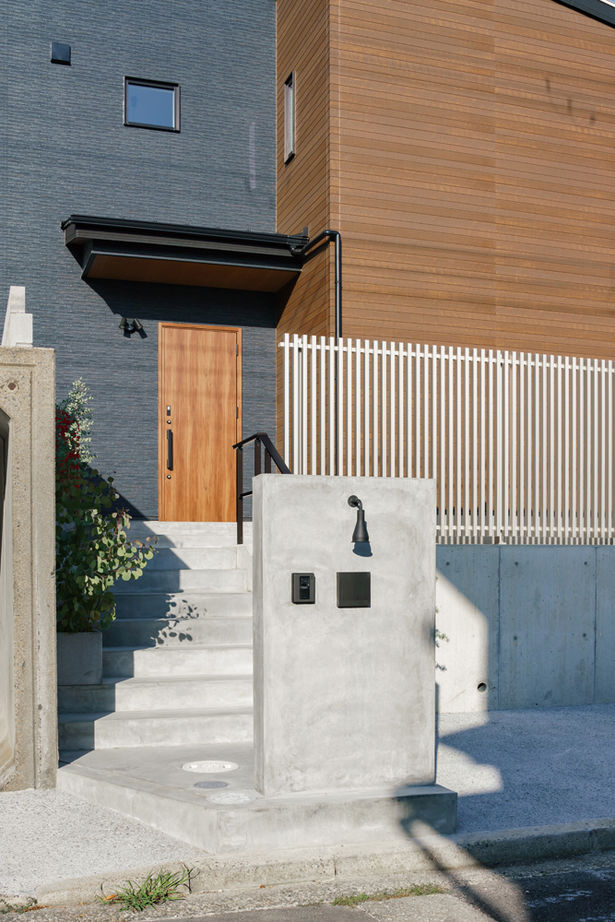 木と漆喰 十津川の家 高槻・池田住宅展示場 【2000万円台/間取り図有り/北摂】おうちライブラリーに家族が集う、国産材とスイス漆喰で建てた家の建築実例画像9