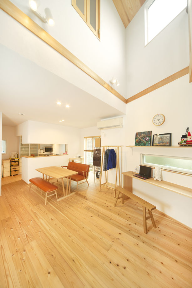 木と漆喰 十津川の家 高槻・池田住宅展示場 【1000万円台/間取り図有り/吹田市】四方を囲まれた旗竿地に光と風が舞う、木とスイス漆喰で建てた家の建築実例画像3