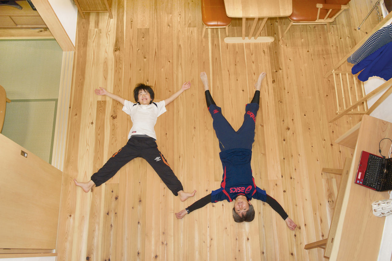 木と漆喰 十津川の家 高槻・池田住宅展示場 【1000万円台/間取り図有り/吹田市】四方を囲まれた旗竿地に光と風が舞う、木とスイス漆喰で建てた家の建築実例画像4