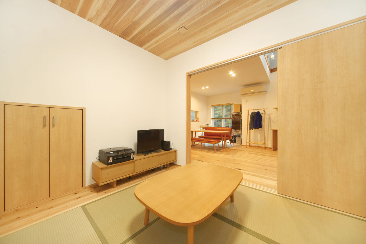 木と漆喰 十津川の家 高槻・池田住宅展示場 【1000万円台/間取り図有り/吹田市】四方を囲まれた旗竿地に光と風が舞う、木とスイス漆喰で建てた家の建築実例画像5