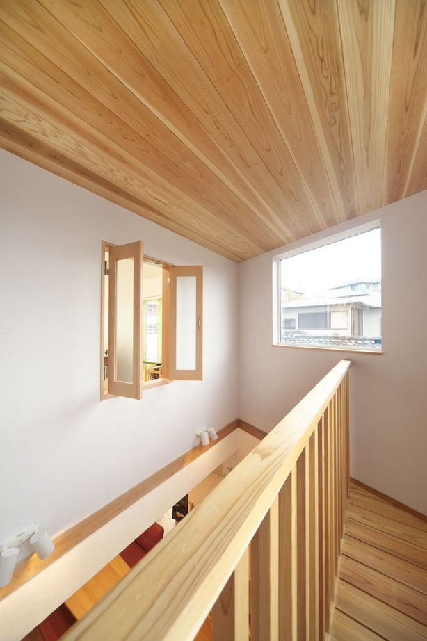 木と漆喰 十津川の家 高槻・池田住宅展示場 【1000万円台/間取り図有り/吹田市】四方を囲まれた旗竿地に光と風が舞う、木とスイス漆喰で建てた家の建築実例画像6