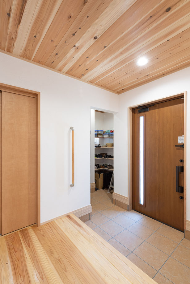 木と漆喰 十津川の家 高槻・池田住宅展示場 【1000万円台／四條畷市】自然素材と暖かさにこだわって選んだ、毎日を健やかに暮らせる木とスイス漆喰の家の建築実例画像5