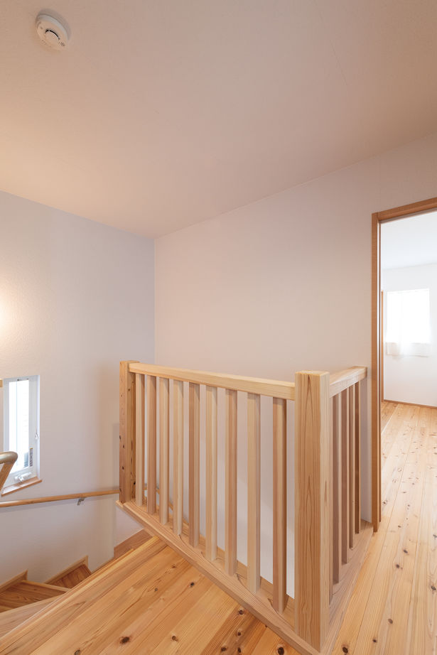 木と漆喰 十津川の家 高槻・池田住宅展示場 【1000万円台／四條畷市】自然素材と暖かさにこだわって選んだ、毎日を健やかに暮らせる木とスイス漆喰の家の建築実例画像9