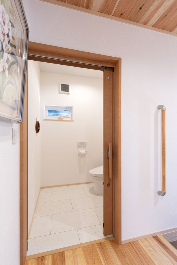 木と漆喰 十津川の家 高槻・池田住宅展示場 【1000万円台／四條畷市】自然素材と暖かさにこだわって選んだ、毎日を健やかに暮らせる木とスイス漆喰の家の建築実例画像10