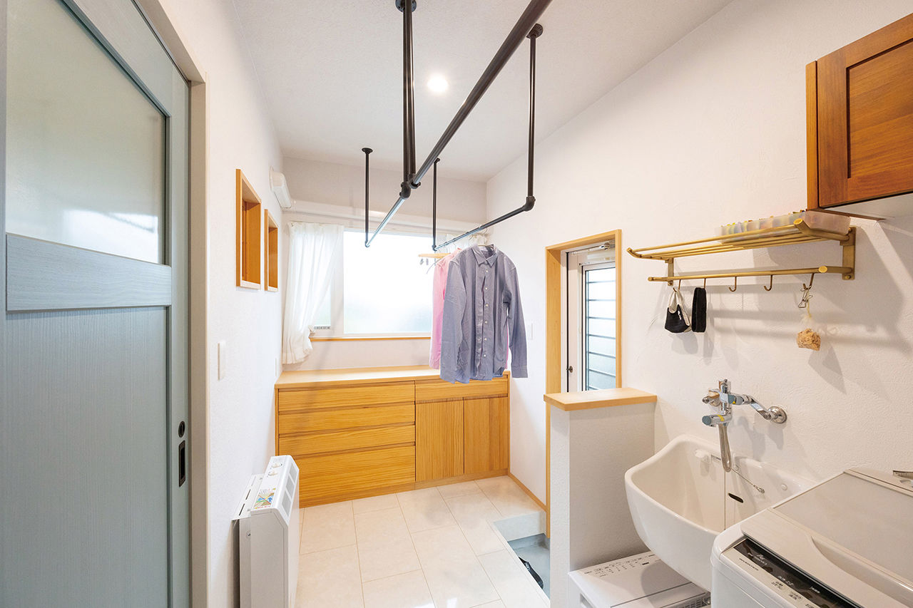 木と漆喰 十津川の家 高槻・池田住宅展示場 【2000万円台/間取り図有り/スキップフロア/高槻市】人にも愛犬にもやさしい「木とスイス漆喰」で建てた家の建築実例画像3