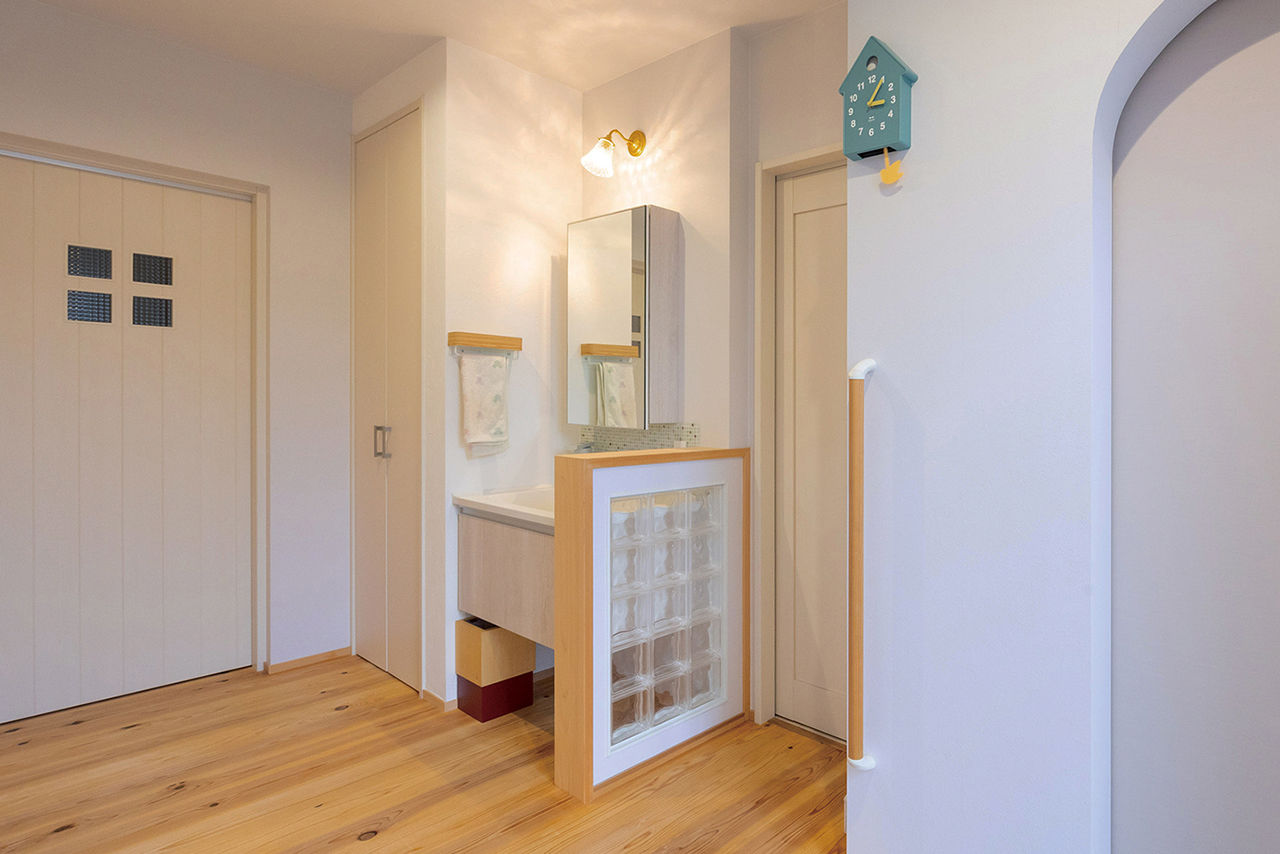 木と漆喰 十津川の家 高槻・池田住宅展示場 【2000万円台/間取り図有り/スキップフロア/高槻市】人にも愛犬にもやさしい「木とスイス漆喰」で建てた家の建築実例画像6