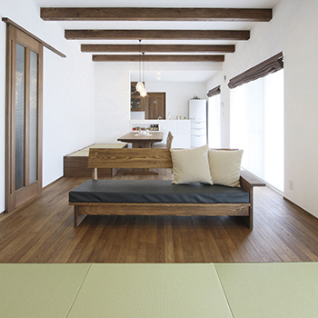 無垢Story 世界に一つだけの造作家具で カフェの様に寛げる空間演出の建築実例画像5