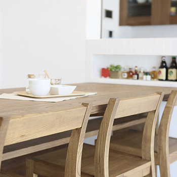 無垢Story 世界に一つだけの造作家具で カフェの様に寛げる空間演出の建築実例画像10