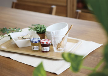 無垢Story オール漆喰＋無垢材が予算内 造作家具で創るカフェ風の家の建築実例画像6