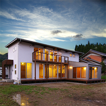 無垢Story 【カフェ風×無垢材・漆喰｜岐阜県山県市】スタイリッシュ＆ナチュラルを追求した大空間のある木の家の建築実例画像1