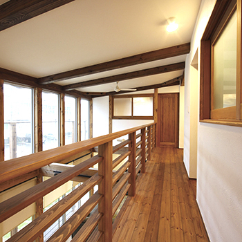 無垢Story 【カフェ風×無垢材・漆喰｜岐阜県山県市】スタイリッシュ＆ナチュラルを追求した大空間のある木の家の建築実例画像4