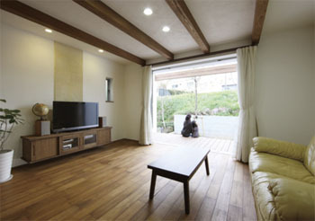 無垢Story 都市の住宅密集地で叶えた 自然体で暮らすカフェ風の家の建築実例画像4