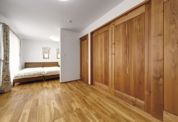 無垢Story サラリとした空気にうっとり 味わい深い自然素材の住まいの建築実例画像6