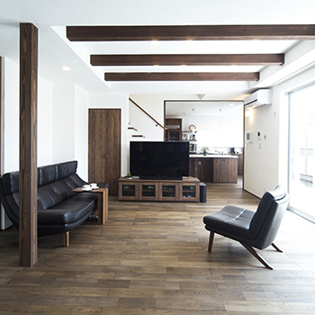 無垢Story 【造作家具×和モダン｜岐阜県各務原市】自然素材に包まれた木の香り漂うナチュラルな和モダンの家の建築実例画像4