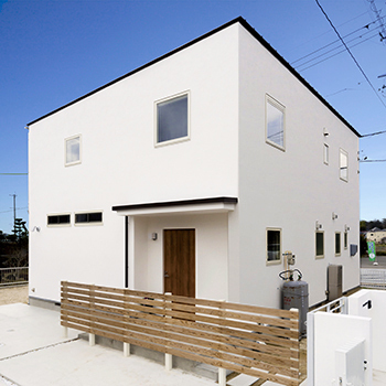 無垢Story 【造作家具×自然素材｜愛知県豊田市】無垢材と漆喰が織りなすシンプル＆モダンなカフェ風の木の家の建築実例画像10