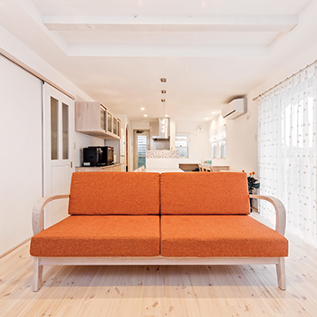 無垢Story 【南欧風×造作家具×自然素材｜岐阜市】ホワイトを基調としたシンプルなカフェ風＆南欧風の木の家の建築実例画像5