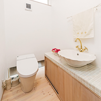 無垢Story 【南欧風×造作家具×自然素材｜岐阜市】ホワイトを基調としたシンプルなカフェ風＆南欧風の木の家の建築実例画像7