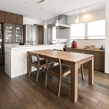 無垢Story 【造作家具×和カフェ｜愛知県海部郡】木造＆スタイリッシュな自然素材に包まれた和モダンの家の建築実例画像4