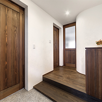 無垢Story 【造作家具×和カフェ｜愛知県海部郡】木造＆スタイリッシュな自然素材に包まれた和モダンの家の建築実例画像8