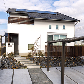 無垢Story 【造作家具×和カフェ｜愛知県海部郡】木造＆スタイリッシュな自然素材に包まれた和モダンの家の建築実例画像10