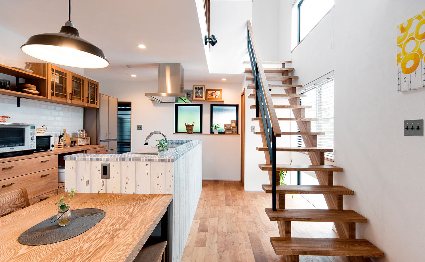 無垢Story 【2000万円台/カリフォルニア/40坪台/間取図有】潮風にさらされた風合いも造作。アウトドアスタイルのお家の建築実例画像4