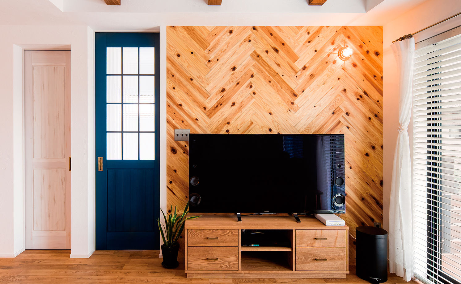 無垢Story 【2000万円台/カリフォルニア/40坪台/間取図有】潮風にさらされた風合いも造作。アウトドアスタイルのお家の建築実例画像10