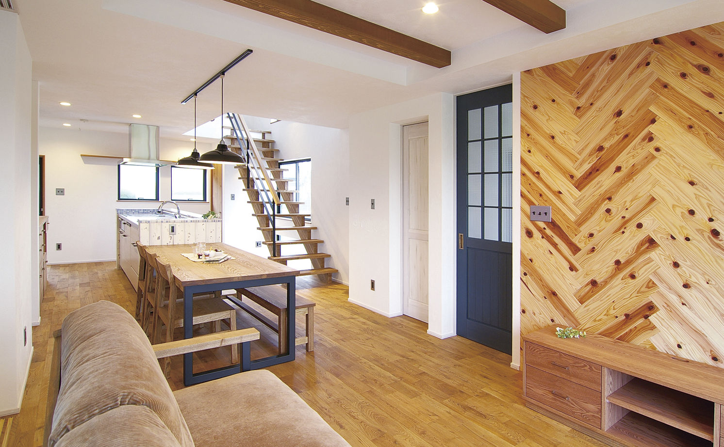 無垢Story 【2000万円台/カリフォルニア/40坪台/間取図有】潮風にさらされた風合いも造作。アウトドアスタイルのお家の建築実例画像14