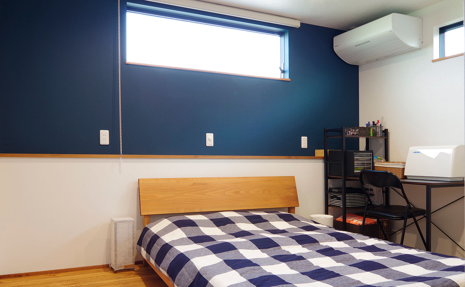 無垢Story 【愛知県/2000万円台/平屋/中庭/30坪台/間取図有】カフェ風造作がすてきな中庭を挟むコの字型の平屋の建築実例画像9