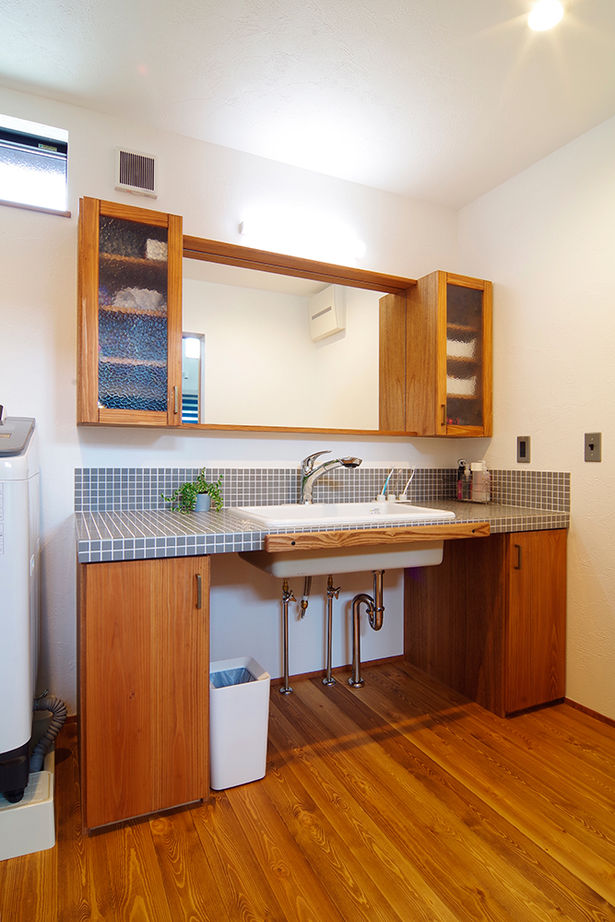 無垢Story 【愛知県/2000万円台/平屋/中庭/30坪台/間取図有】カフェ風造作がすてきな中庭を挟むコの字型の平屋の建築実例画像10