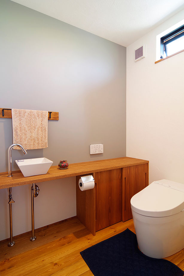 無垢Story 【愛知県/2000万円台/平屋/中庭/30坪台/間取図有】カフェ風造作がすてきな中庭を挟むコの字型の平屋の建築実例画像12