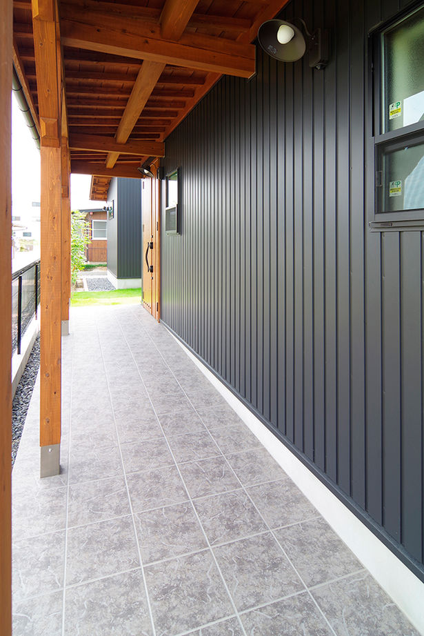 無垢Story 【愛知県/2000万円台/平屋/中庭/30坪台/間取図有】カフェ風造作がすてきな中庭を挟むコの字型の平屋の建築実例画像17