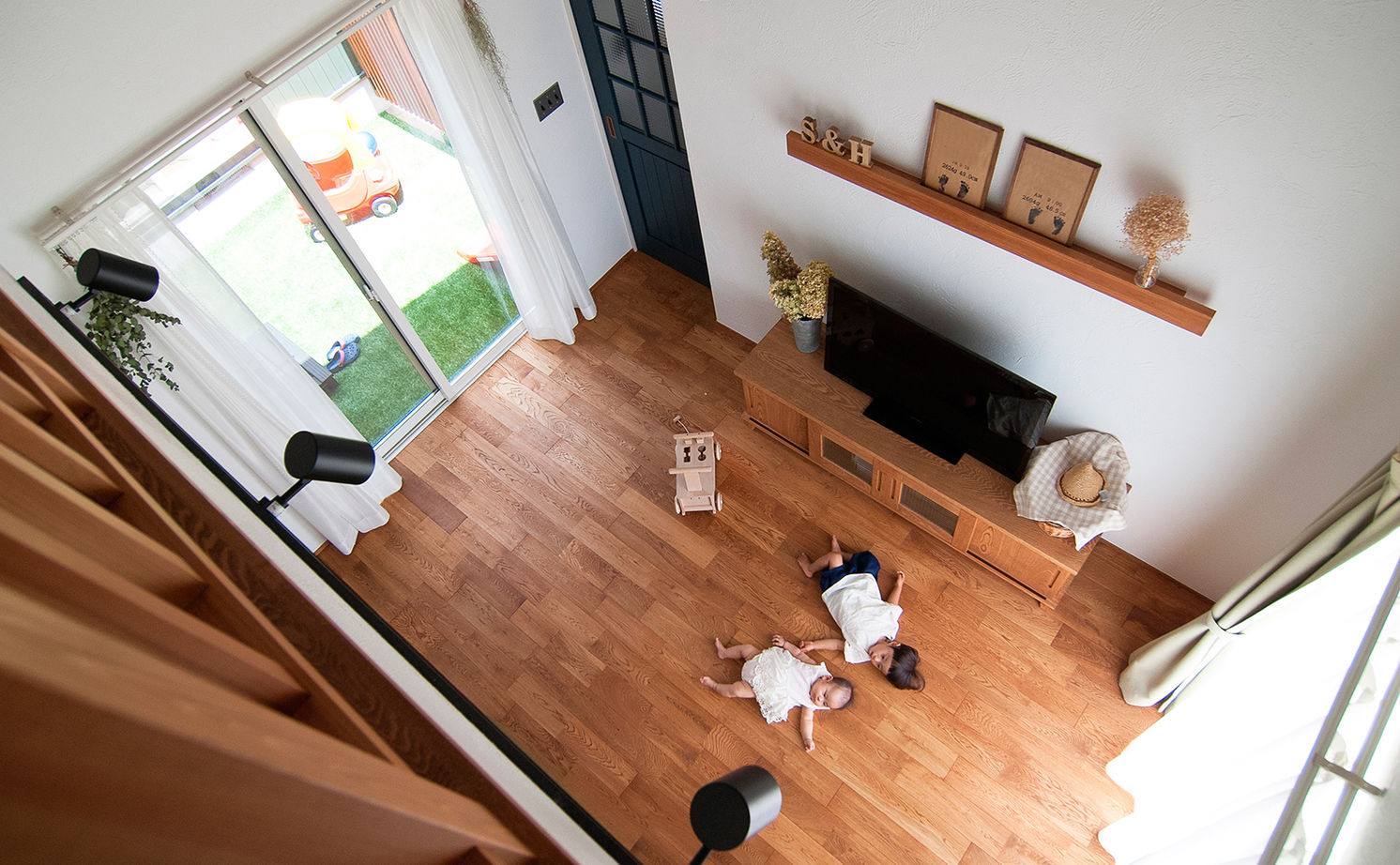 無垢Story 【岐阜県/1000万円台/平屋風/中庭/30坪台/間取図有】手仕事が好きな夫婦が選んだ家具まで造作の平屋風の家の建築実例画像4