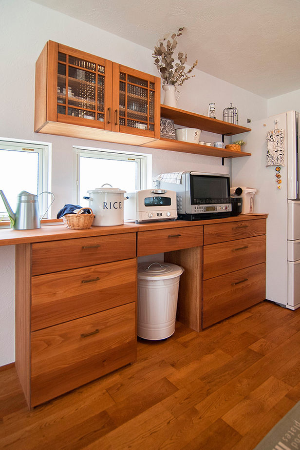 無垢Story 【岐阜県/1000万円台/平屋風/中庭/30坪台/間取図有】手仕事が好きな夫婦が選んだ家具まで造作の平屋風の家の建築実例画像8