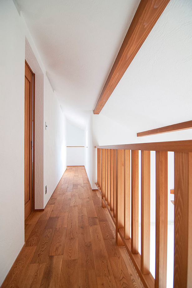 無垢Story 【岐阜県/1000万円台/平屋風/中庭/30坪台/間取図有】手仕事が好きな夫婦が選んだ家具まで造作の平屋風の家の建築実例画像9