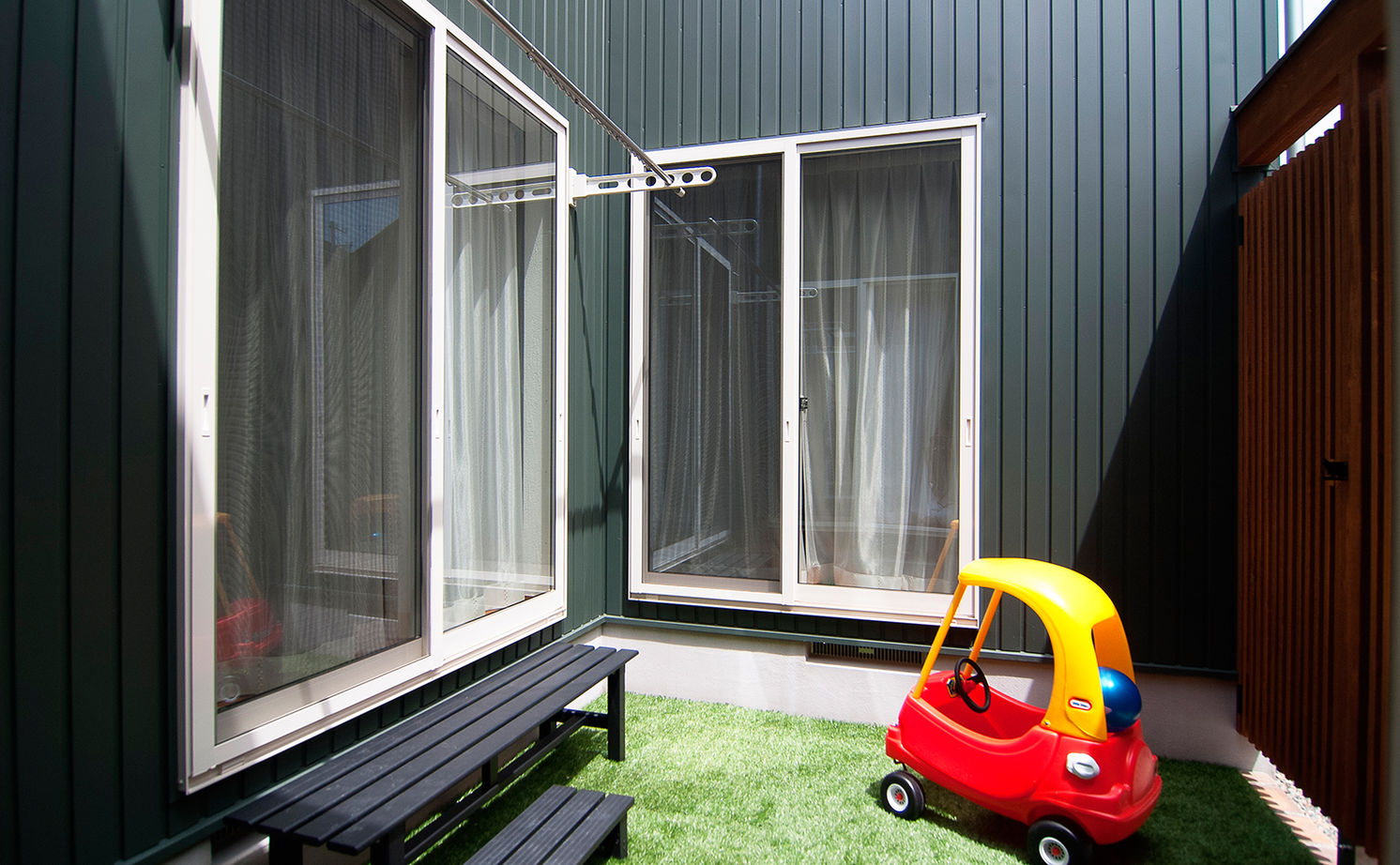 無垢Story 【岐阜県/1000万円台/平屋風/中庭/30坪台/間取図有】手仕事が好きな夫婦が選んだ家具まで造作の平屋風の家の建築実例画像12