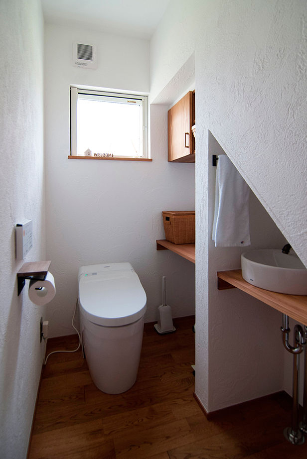 無垢Story 【岐阜県/1000万円台/平屋風/中庭/30坪台/間取図有】手仕事が好きな夫婦が選んだ家具まで造作の平屋風の家の建築実例画像13