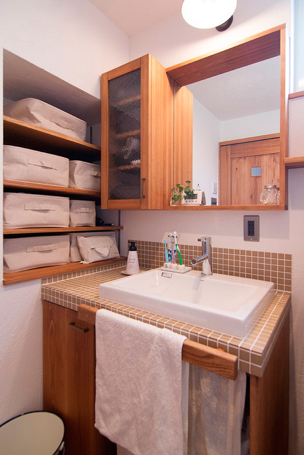 無垢Story 【岐阜県/1000万円台/平屋風/中庭/30坪台/間取図有】手仕事が好きな夫婦が選んだ家具まで造作の平屋風の家の建築実例画像15