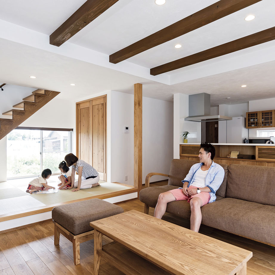 無垢Story 【二世帯住宅】厳選した自然素材と職人の造作家具に癒されるカフェにいる居心地の家｜間取り図有の建築実例画像2