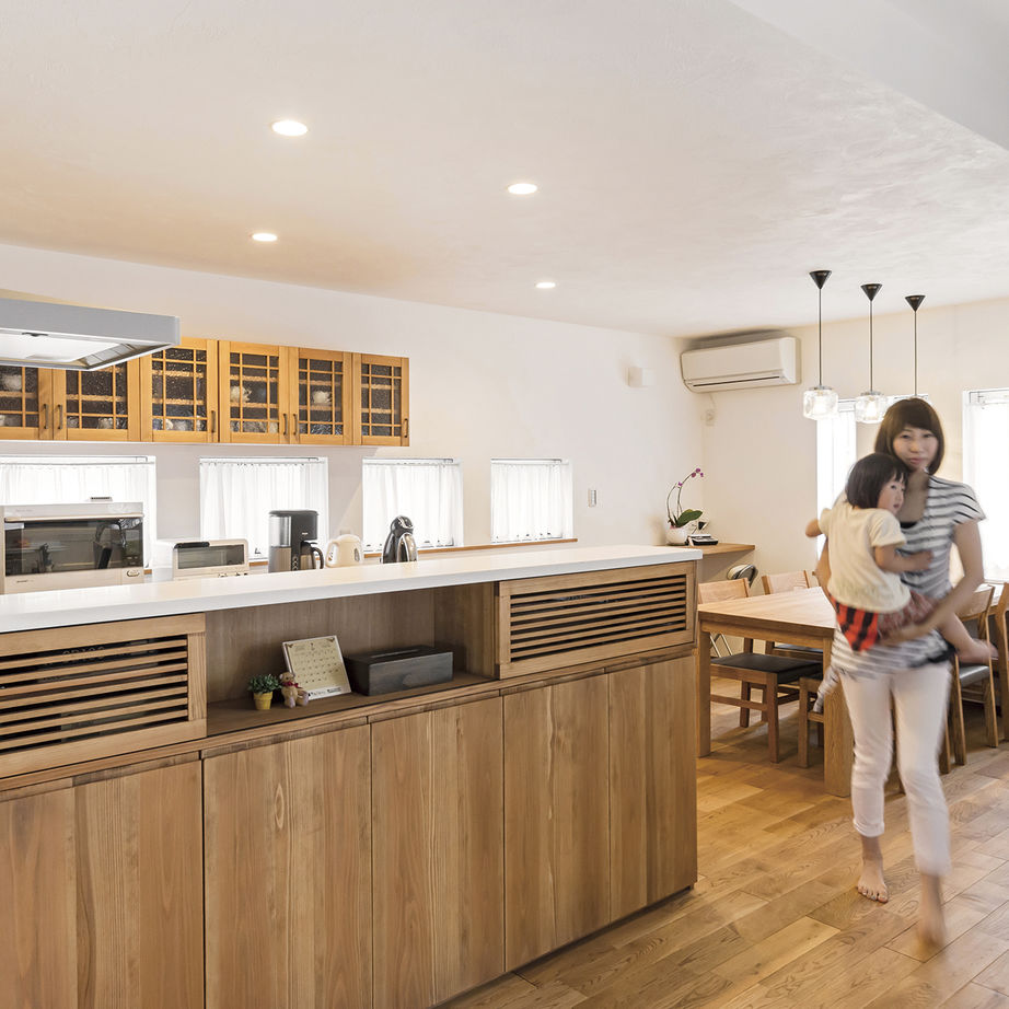 無垢Story 【二世帯住宅】厳選した自然素材と職人の造作家具に癒されるカフェにいる居心地の家｜間取り図有の建築実例画像3