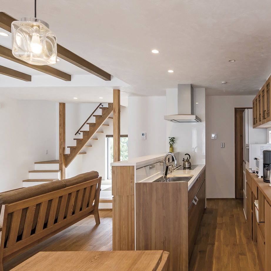 無垢Story 【二世帯住宅】厳選した自然素材と職人の造作家具に癒されるカフェにいる居心地の家｜間取り図有の建築実例画像5