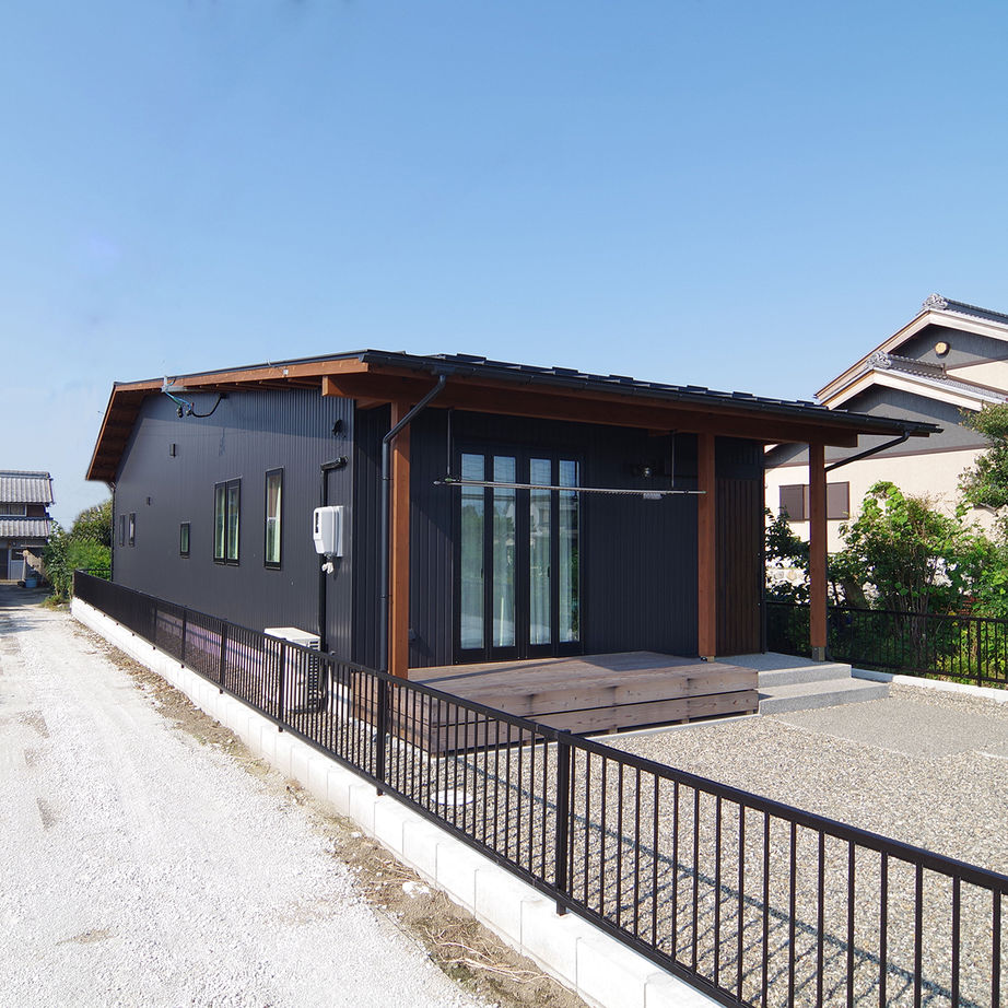 無垢Story 【岐阜県/1000万円台/小さな平屋/20坪台/間取図有】コンパクトな平屋でエコライフ。シックなカフェ風の家の建築実例画像10