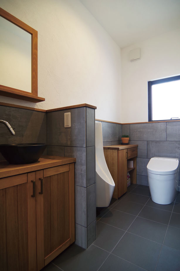 無垢Story 【自然素材×輻射式全館冷暖房】2層吹抜けの大空間がもたらす、開放感を愉しむ家｜間取り図有の建築実例画像10