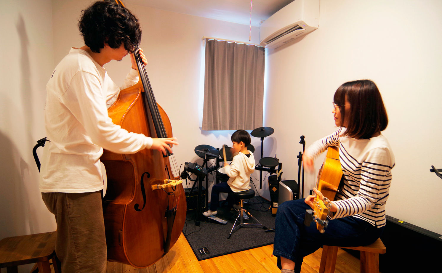 無垢Story 【岐阜県/1000万円台/平屋/30坪台/間取図有】防音室で楽器演奏も。2×4で価格を抑えた、カフェのような家の建築実例画像2