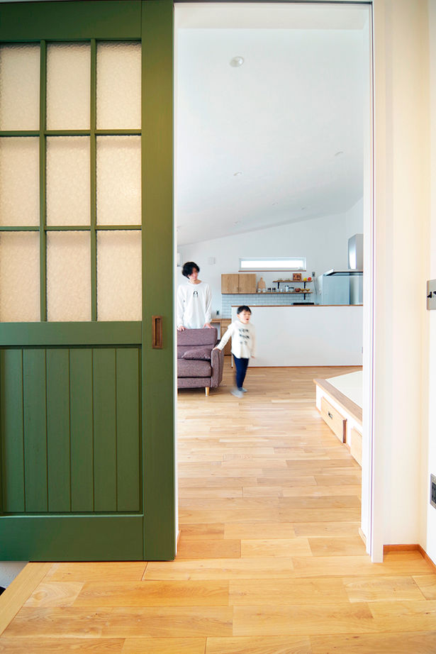 無垢Story 【岐阜県/1000万円台/平屋/30坪台/間取図有】防音室で楽器演奏も。2×4で価格を抑えた、カフェのような家の建築実例画像4