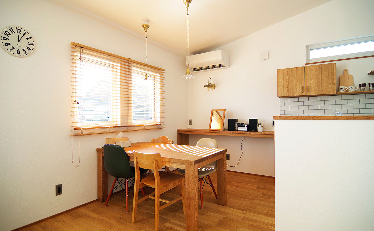 無垢Story 【岐阜県/1000万円台/平屋/30坪台/間取図有】防音室で楽器演奏も。2×4で価格を抑えた、カフェのような家の建築実例画像6