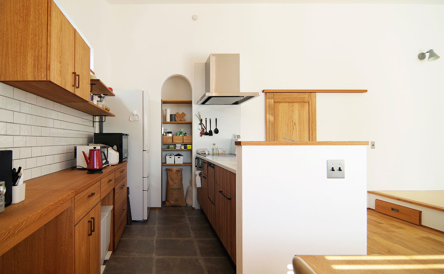 無垢Story 【岐阜県/1000万円台/平屋/30坪台/間取図有】防音室で楽器演奏も。2×4で価格を抑えた、カフェのような家の建築実例画像7