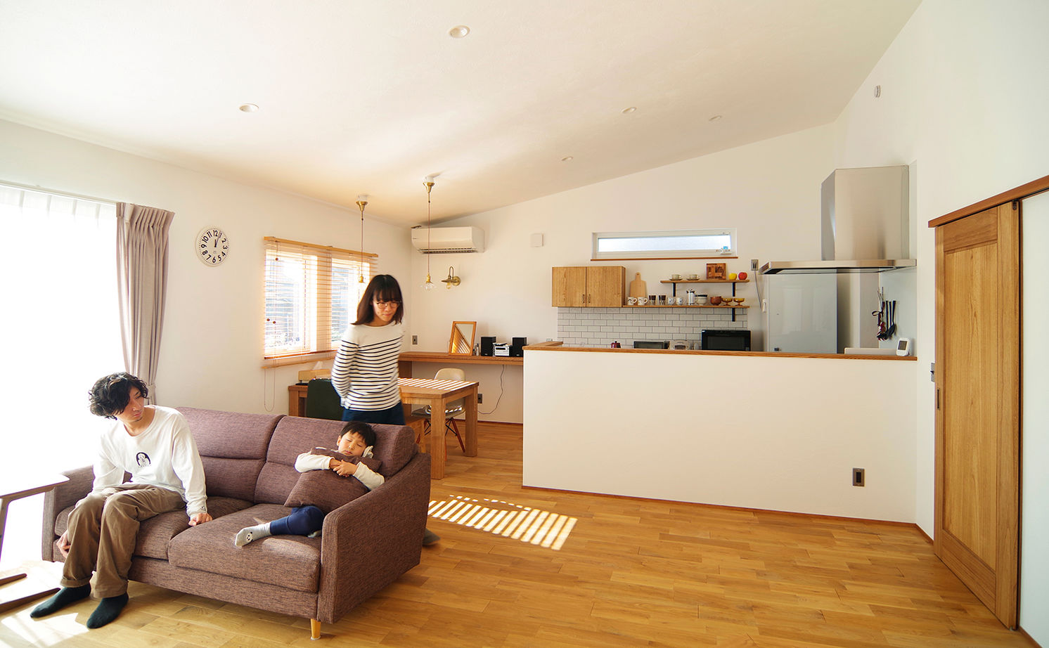 無垢Story 【岐阜県/1000万円台/平屋/30坪台/間取図有】防音室で楽器演奏も。2×4で価格を抑えた、カフェのような家の建築実例画像10