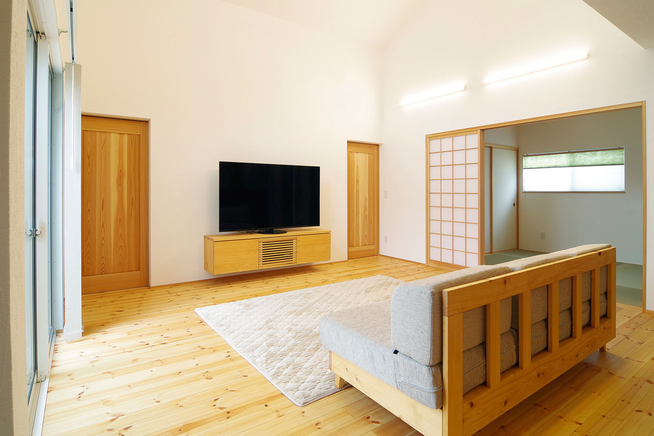 無垢Story 【岐阜県/1000万円台/コの字/中庭/平屋/30坪台/間取図有】自然素材とモルタル。素材を愉しむ中庭のある平屋の建築実例画像7