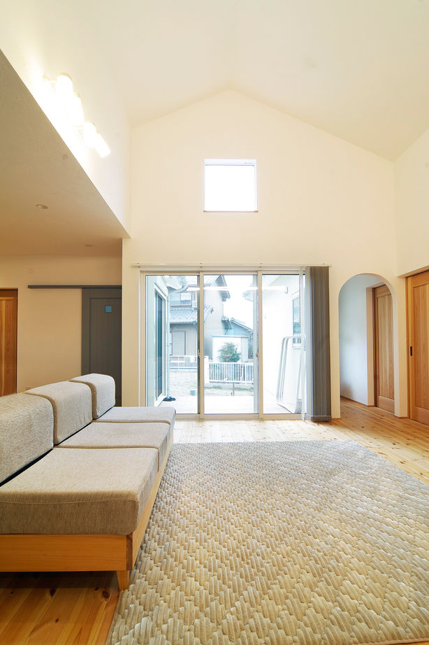 無垢Story 【岐阜県/1000万円台/コの字/中庭/平屋/30坪台/間取図有】自然素材とモルタル。素材を愉しむ中庭のある平屋の建築実例画像8