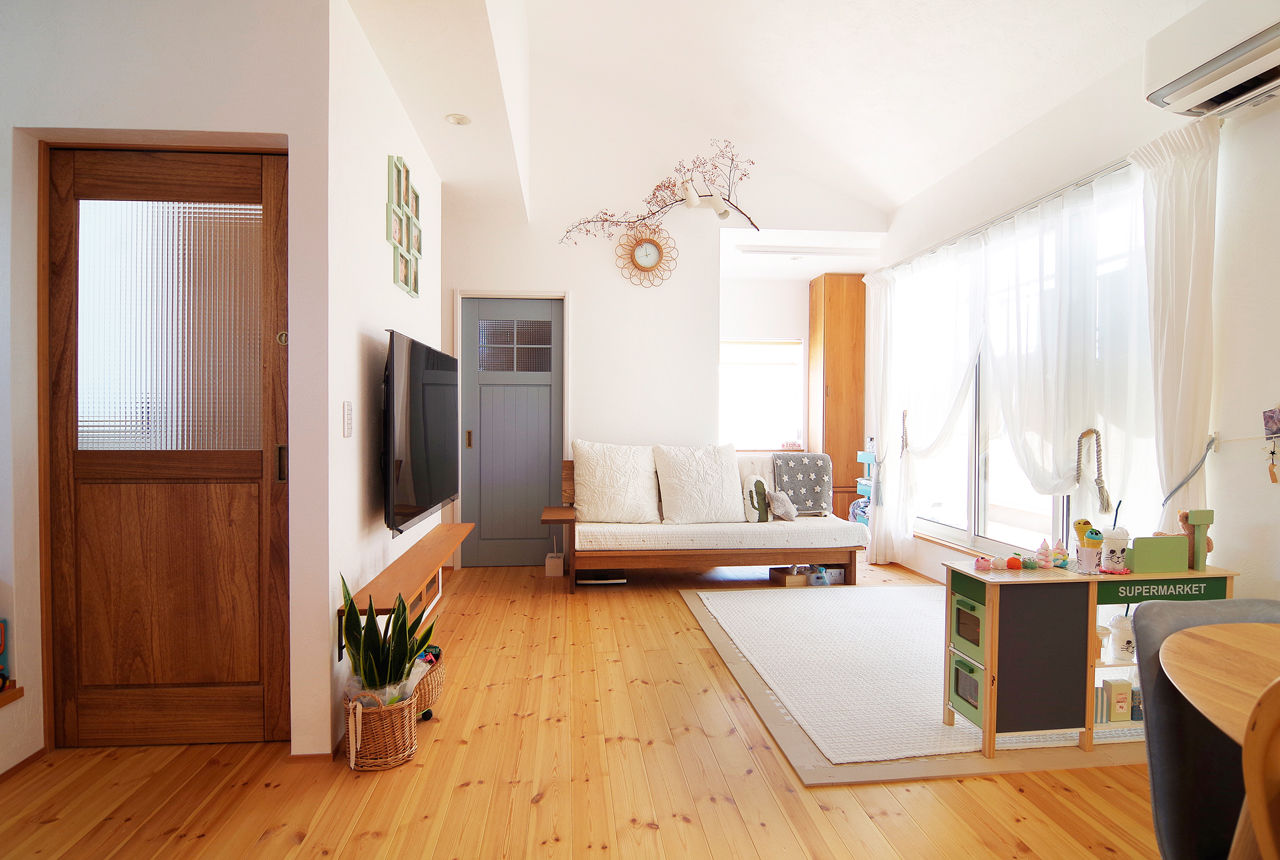 無垢Story 【岐阜県/2000万円台/おしゃれな家/30坪台/間取図有】絵本の世界の様なプロバンス風外観の美容院併設住宅の建築実例画像3